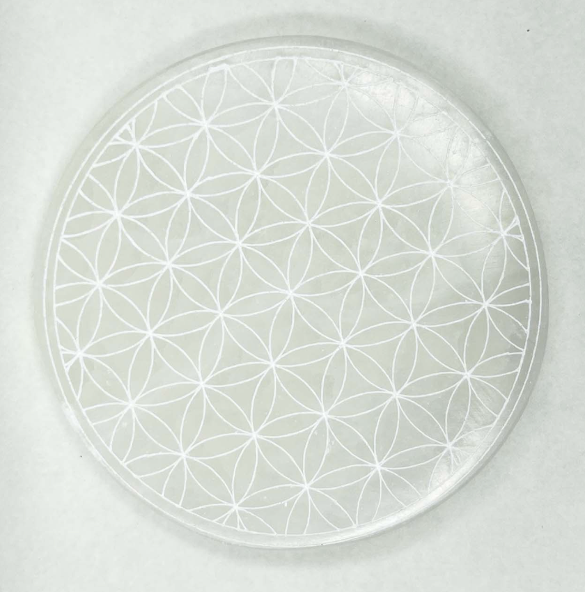 Plaque de rechargement en sélénite – Fleur de vie gravée